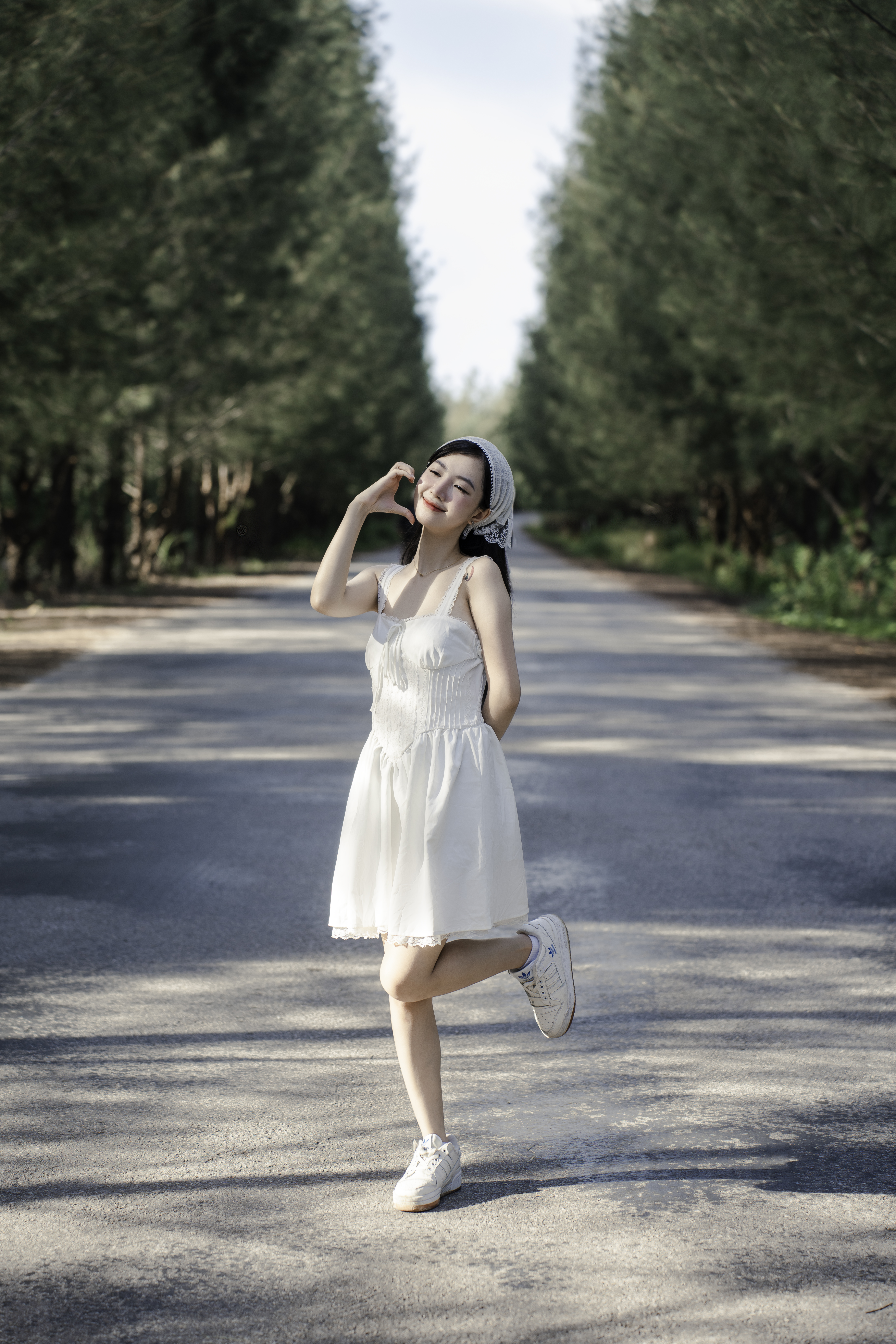 Hai Hàng Phi Lao